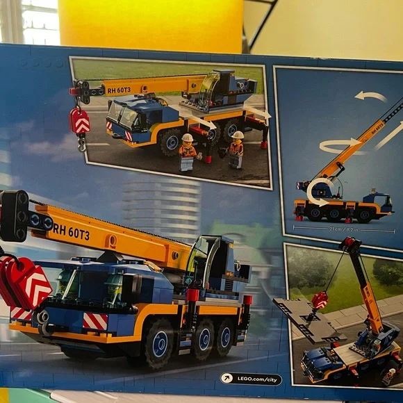 LEGO CITY MOBILE CRANE CONSTRUCTION SET. #60324  340 PCS  BRAND NEW BOX UNOPENED - Picture 3 of 7